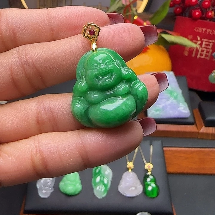 翡翠颈饰未镶嵌佛公