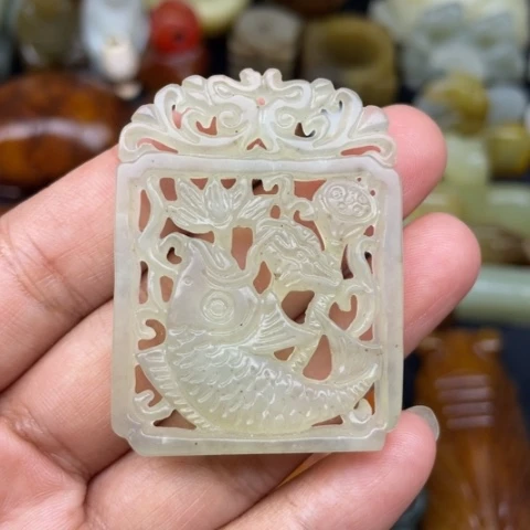 未镶嵌蛇纹石玉颈饰67