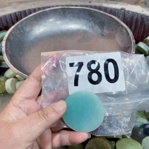 【闪购商品】蛇纹石玉珠宝半成品未镶嵌草*