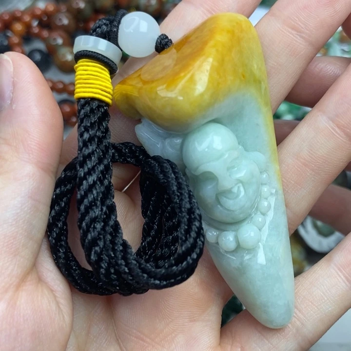 颈饰未镶嵌翡翠手把件