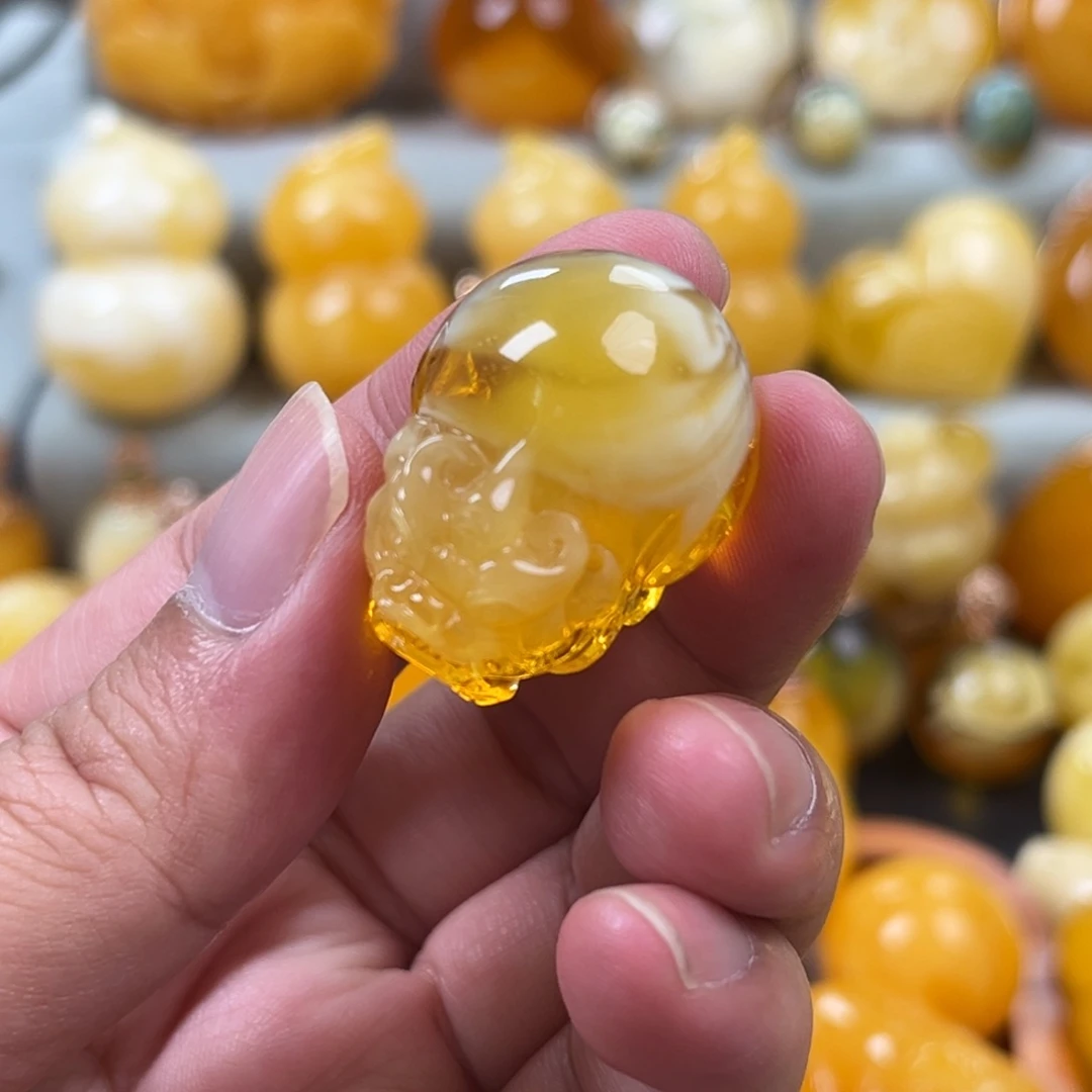 蜜蜡未镶嵌珠宝奇石