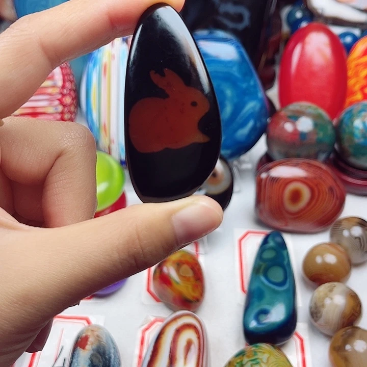 玛瑙/玉髓未镶嵌珠宝奇石