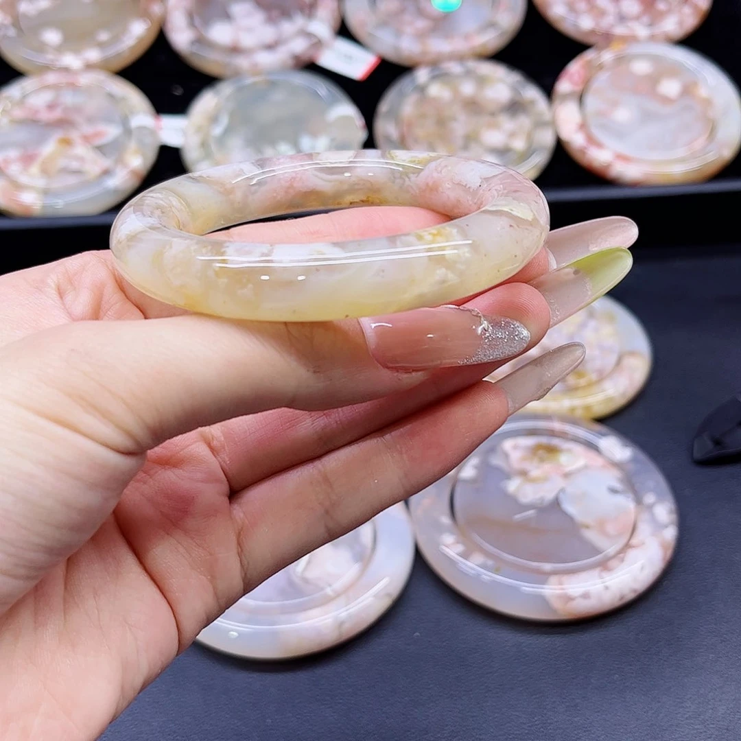 玛瑙/玉髓手镯未镶嵌55