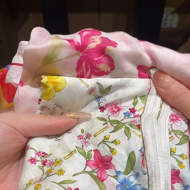 小***白中古香水沐浴露持久留香