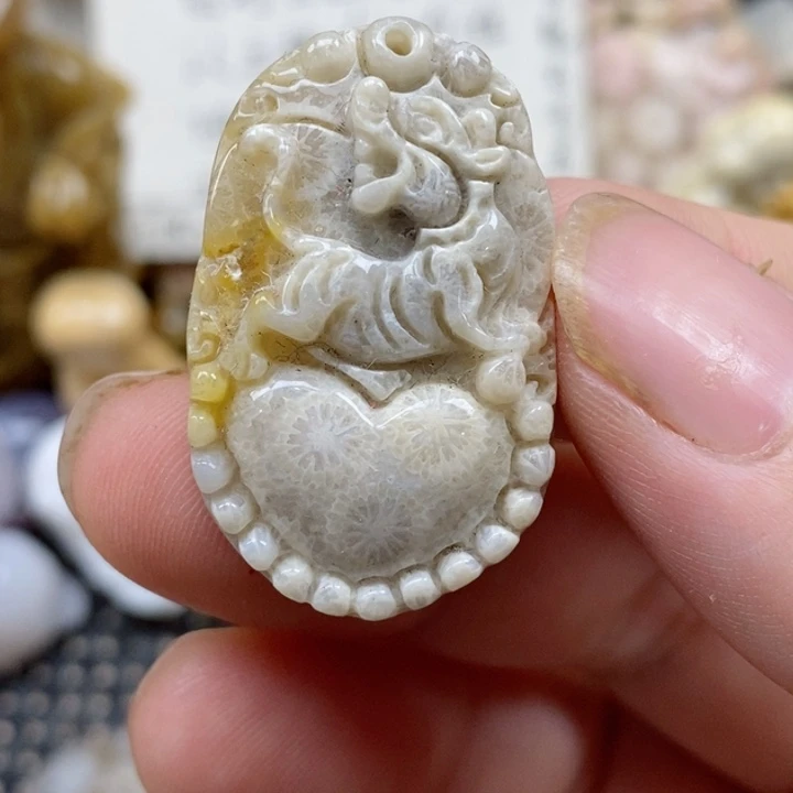 颈饰未镶嵌硅化珊瑚（珊瑚玉）小