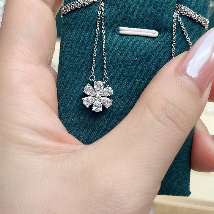 实验室培育钻石18K金镶嵌水滴太阳花项链
