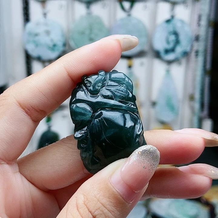 翡翠未镶嵌颈饰翡翠