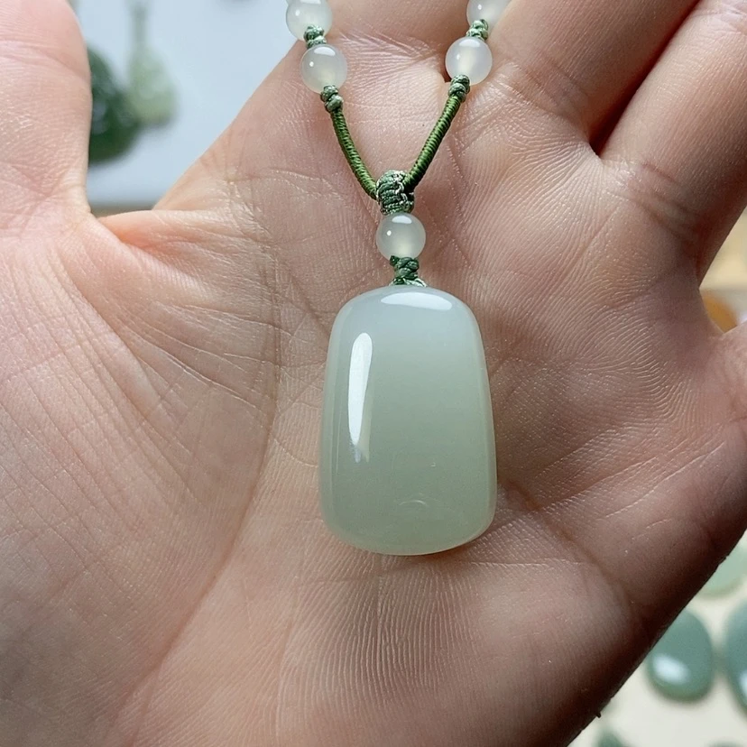 【闪购商品】颈饰未镶嵌和田玉