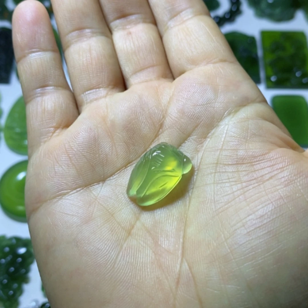 【闪购商品】未镶嵌蛇纹石玉颈饰