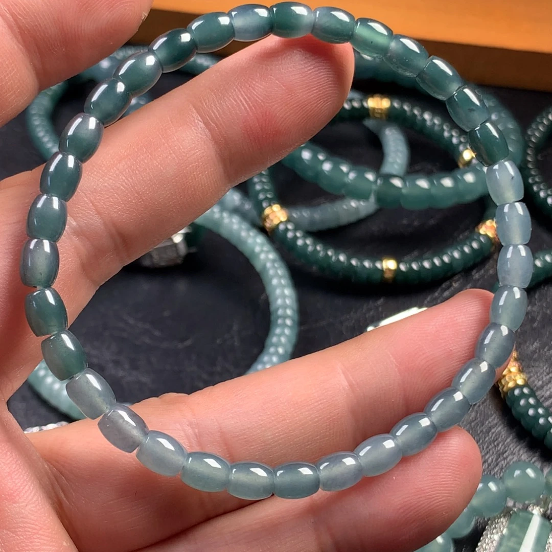 翡翠未镶嵌颈饰混色风格直切