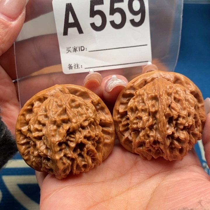 文玩核桃吊坠金麒麟精修45-44A559