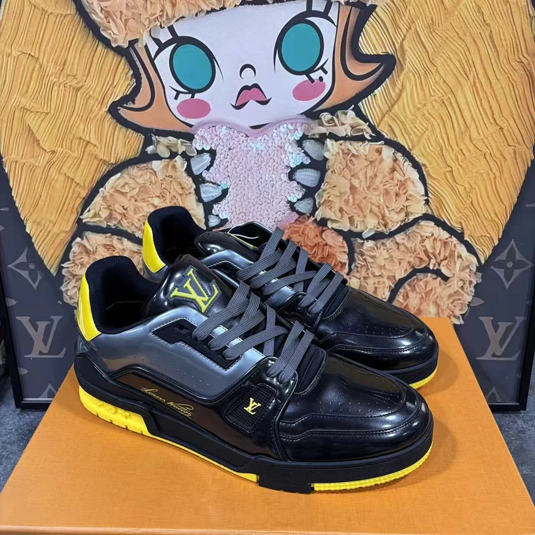 未使用 LouisVuitton/路易威登 黑黄蝙蝠侠漆皮trainer板鞋