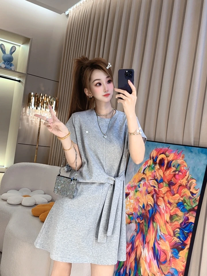 夏季时尚气质显瘦宽松收腰减龄洋气中长款连衣裙