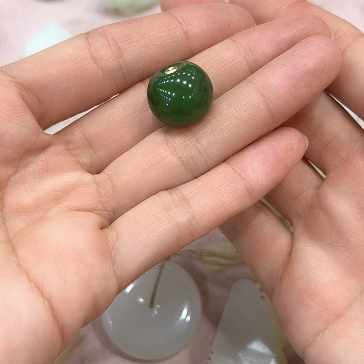 和田玉18K金镶嵌颈饰