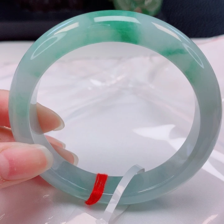 翡翠未镶嵌手镯56圈