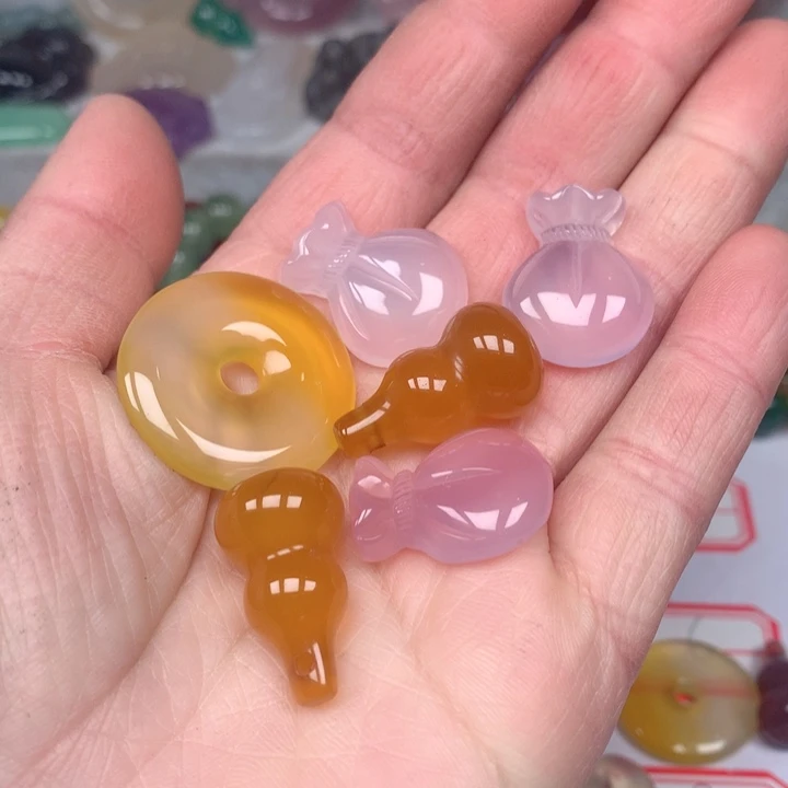 玛瑙/玉髓颈饰未镶嵌蔡*多