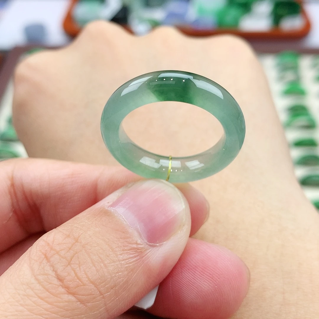 翡翠未镶嵌戒指18号