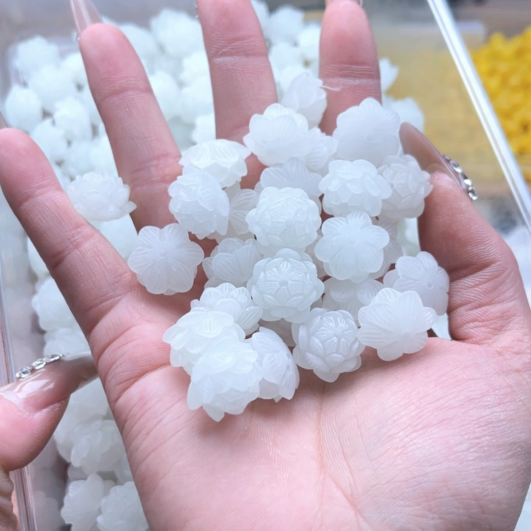 白玉菩提吊坠c16mm5+2颗。夜光大莲花