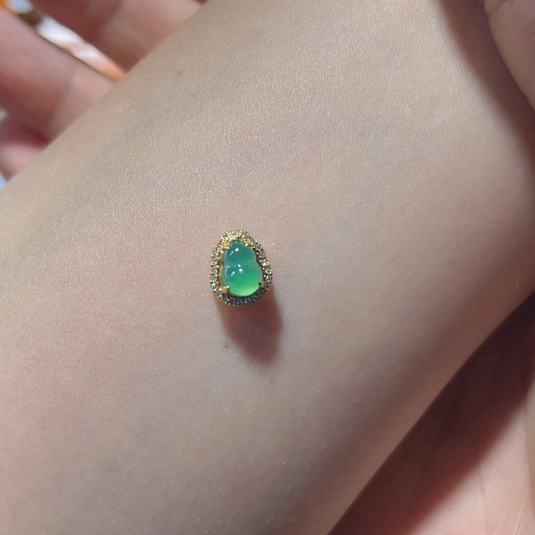 翡翠18K金镶嵌吊坠(不含链)手****4