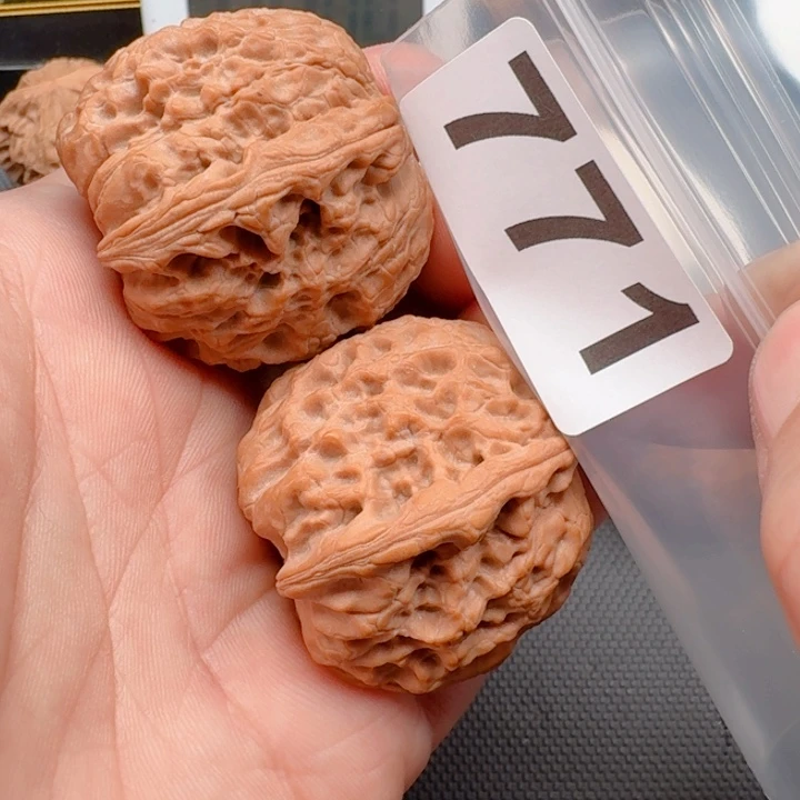 文玩核桃把件阿*大团圆