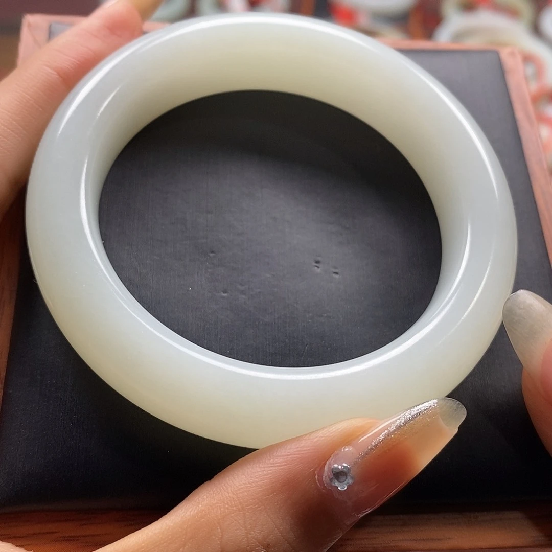 和田玉手镯未镶嵌王*梓