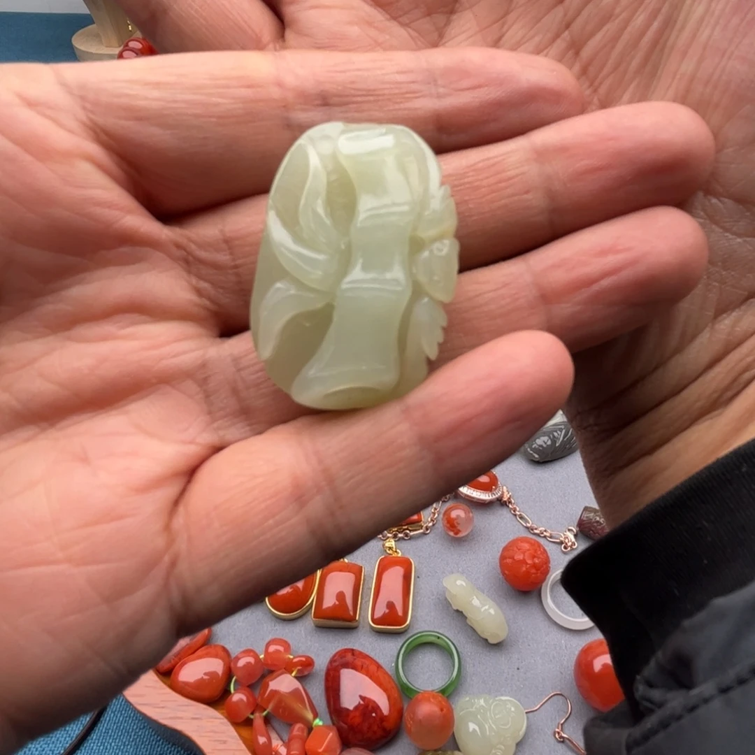 和田玉未镶嵌吊坠(不含链)