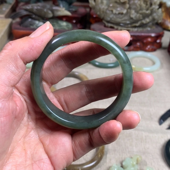 和田玉（糖玉）未镶嵌手镯