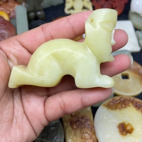 蛇纹石玉颈饰未镶嵌66