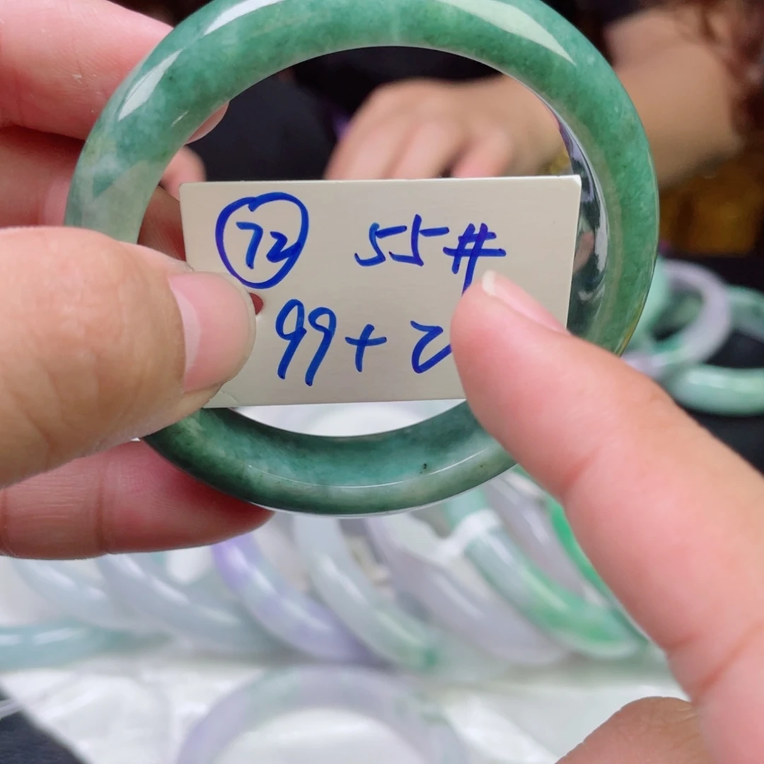 翡翠未镶嵌手镯72