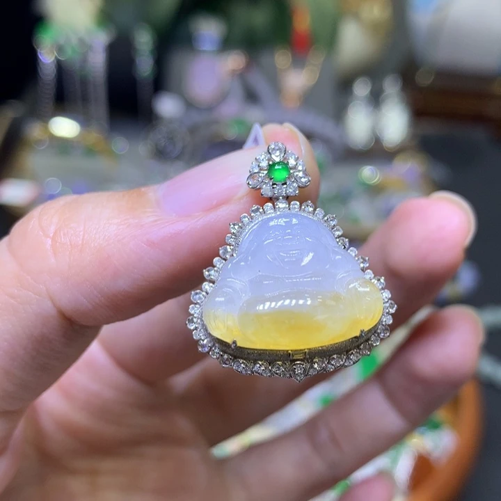 颈饰18K金镶嵌翡翠