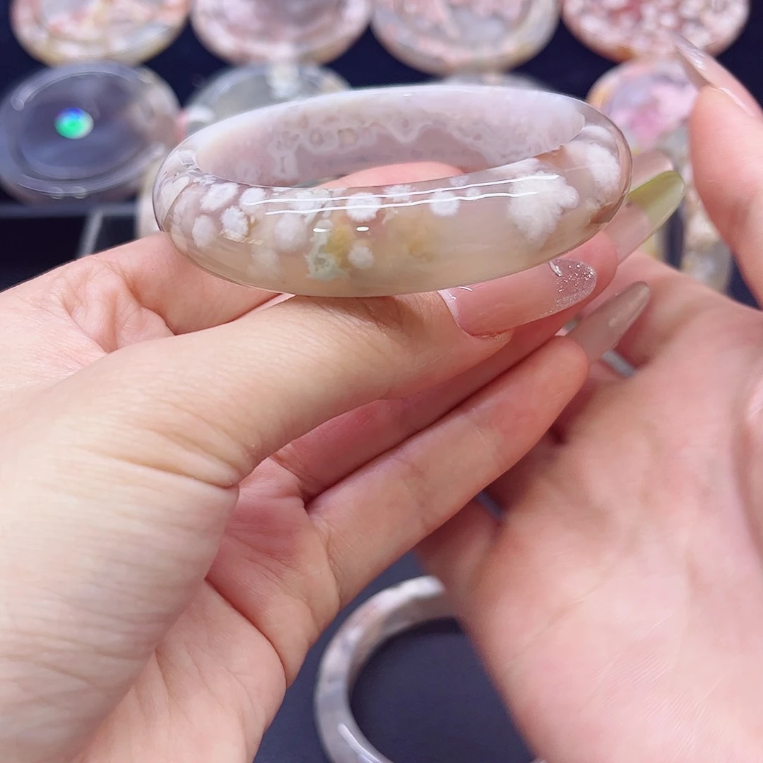 玛瑙/玉髓手镯未镶嵌60