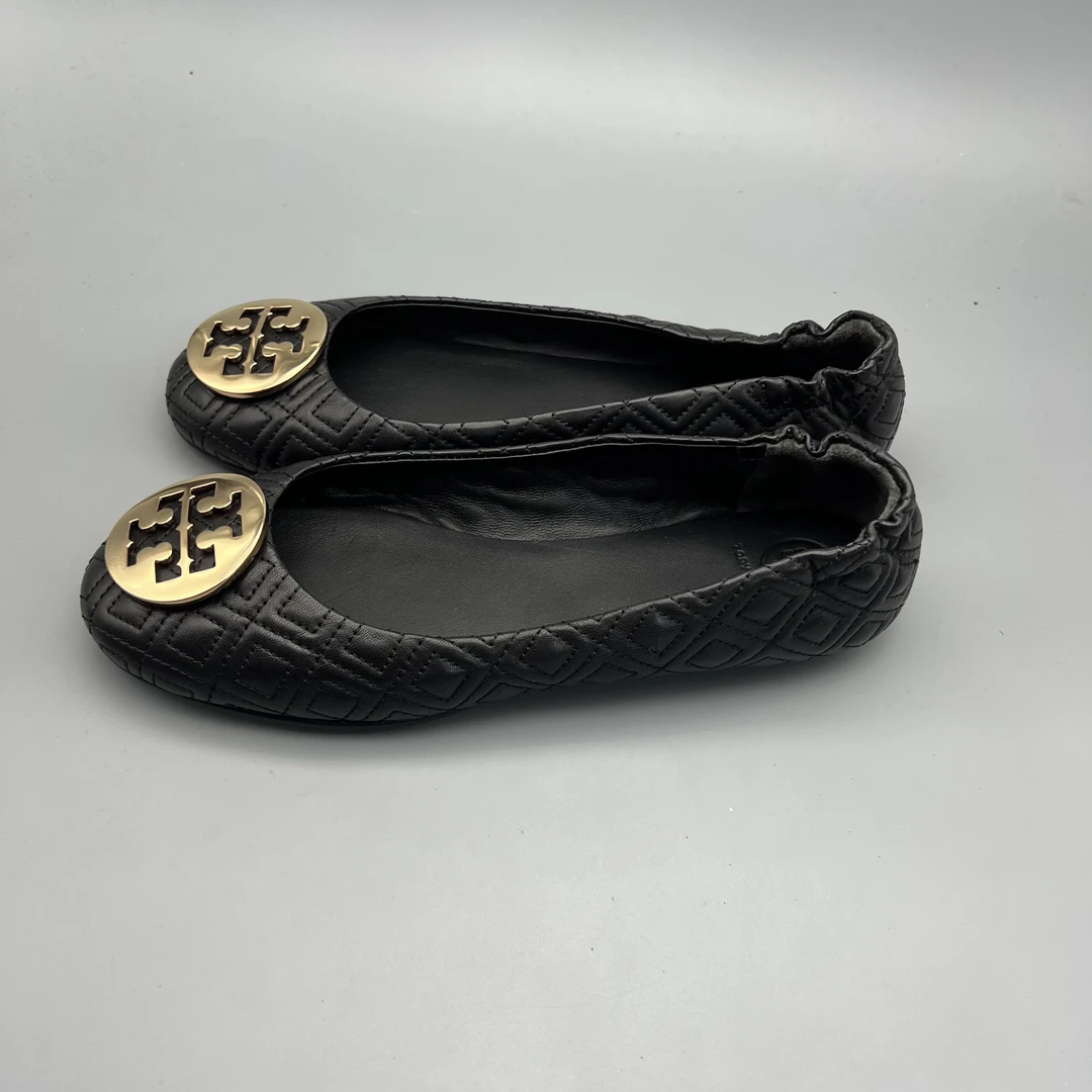 99新 TORY BURCH/汤丽柏琦 146 黑色菱形格圆标金扣浅口单鞋