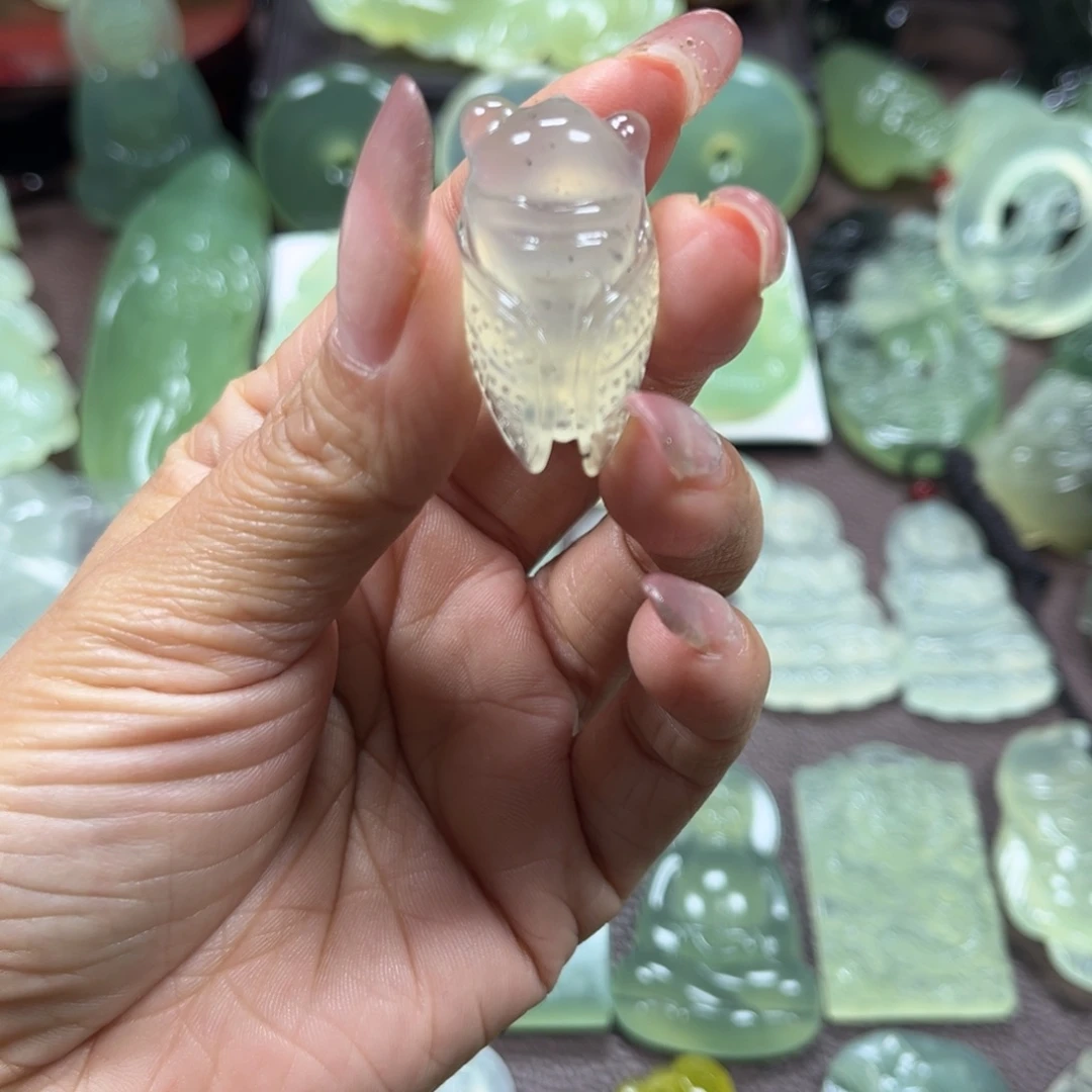 上***1蛇纹石玉未镶嵌颈饰