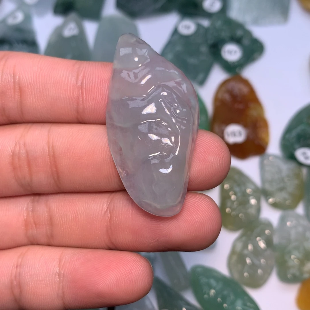 翡翠未镶嵌颈饰冰胶随行