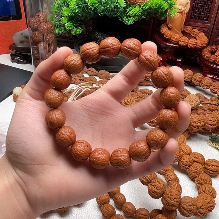 桃核手串小光头小秋子