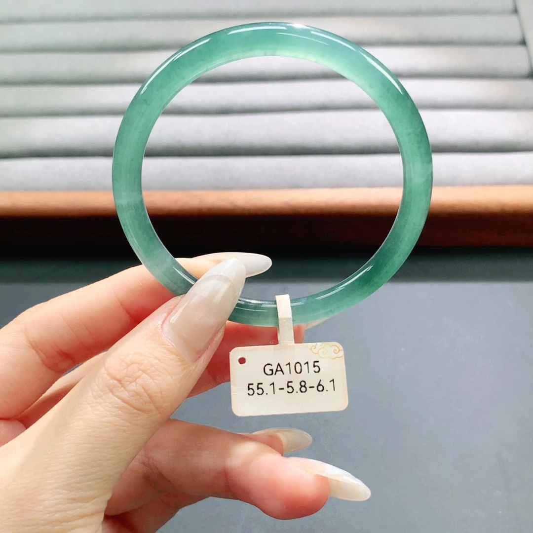 翡翠未镶嵌手镯天然