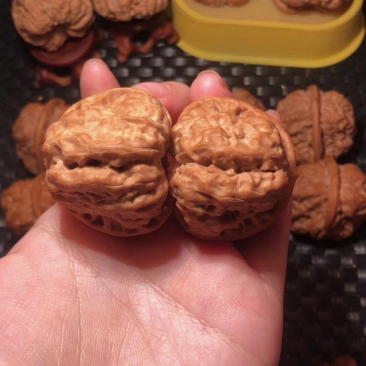 澤***文玩核桃把件蛤蟆