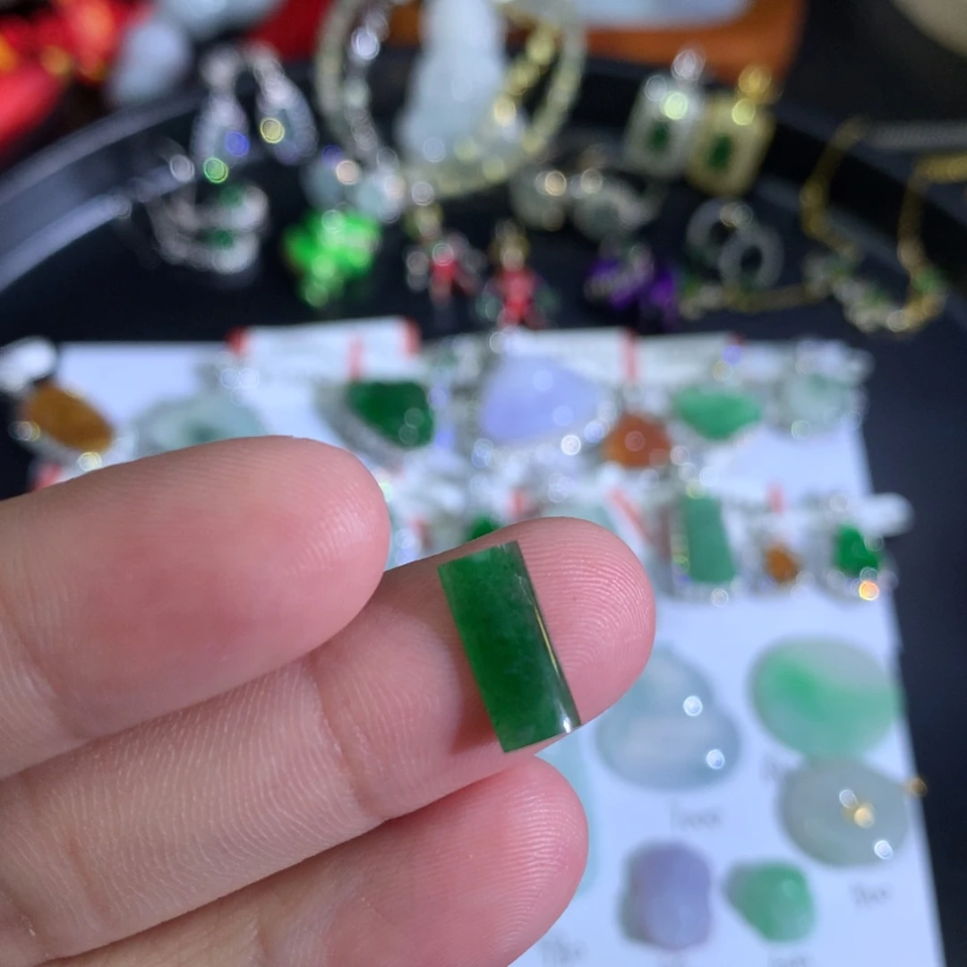 裸石翡翠冰辣绿柱