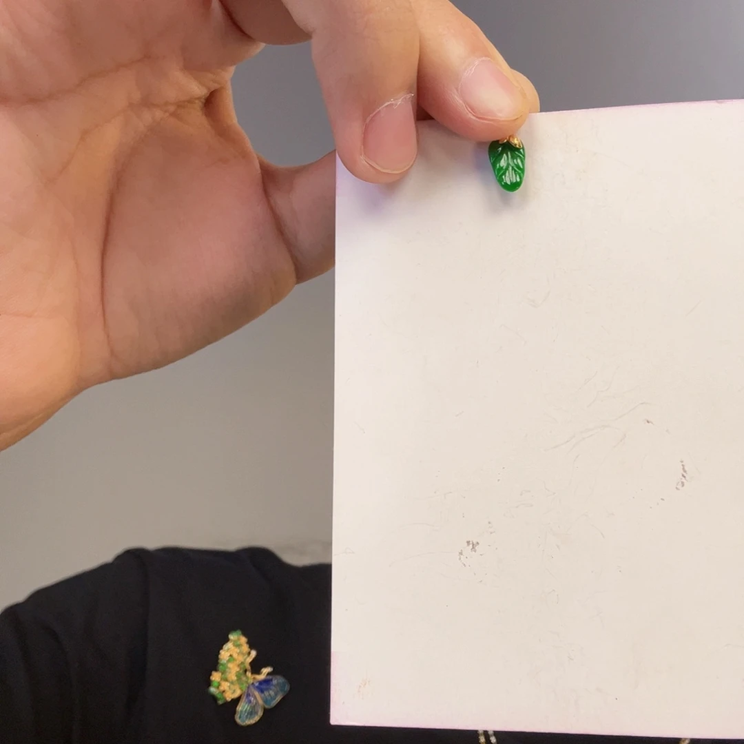 走***停翡翠18K金镶嵌颈饰一件