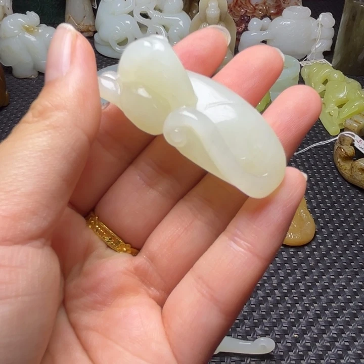 和田玉（糖玉）未镶嵌颈饰