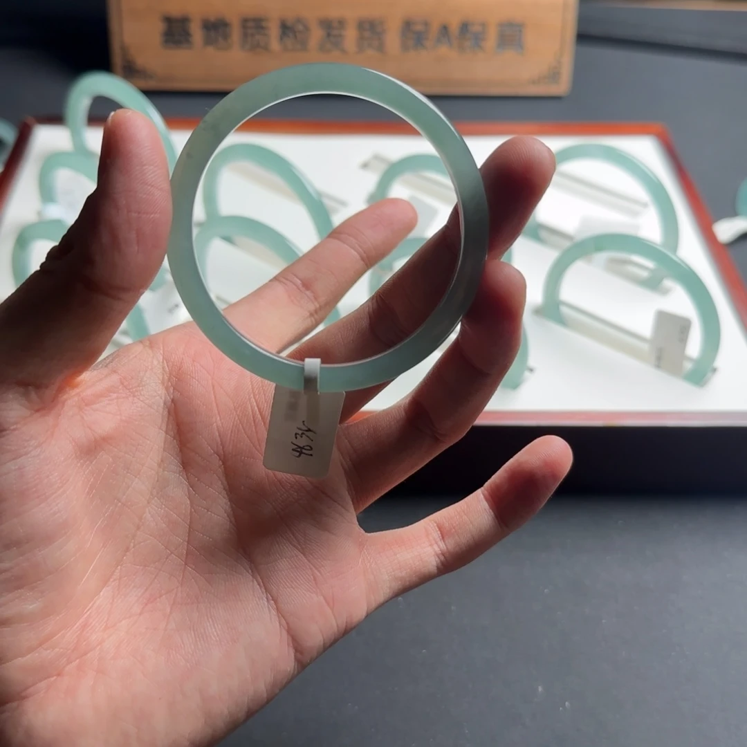 张***g翡翠未镶嵌手镯55.2