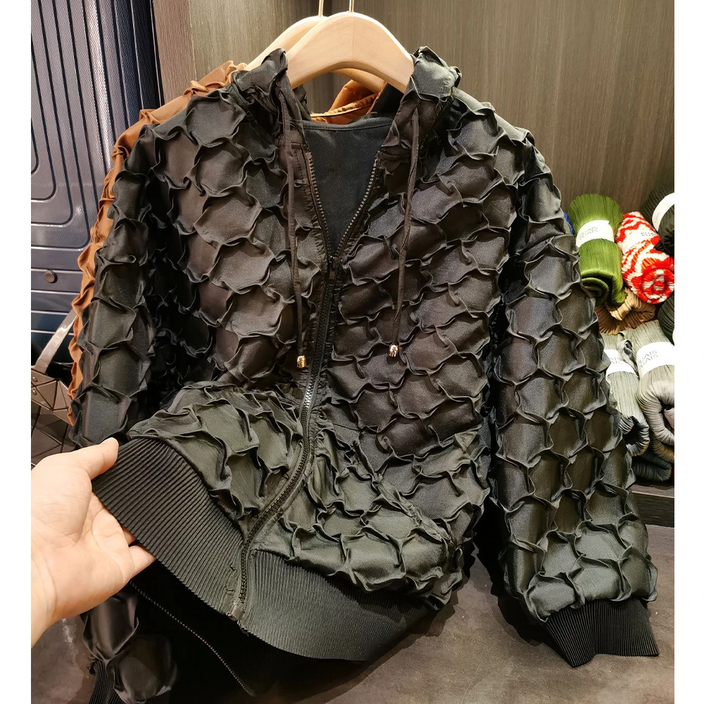 高端三宅减龄重工褶拉链连帽外套女春季新款休闲百搭纯色褶皱上衣