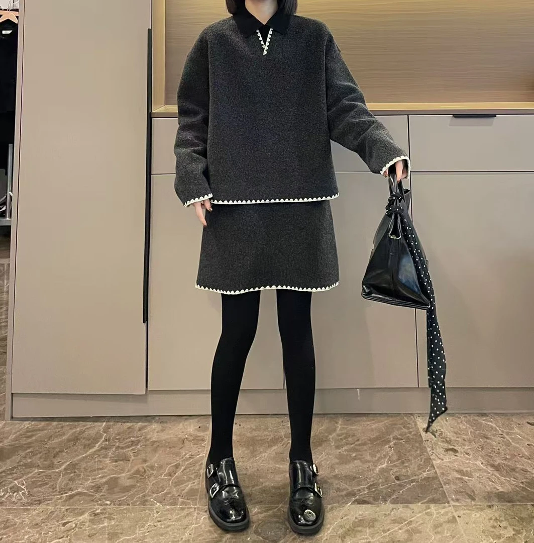 米可/MK-3306ZJ【撞色V领上衣+半裙套装】时尚休闲冬季新款两件套