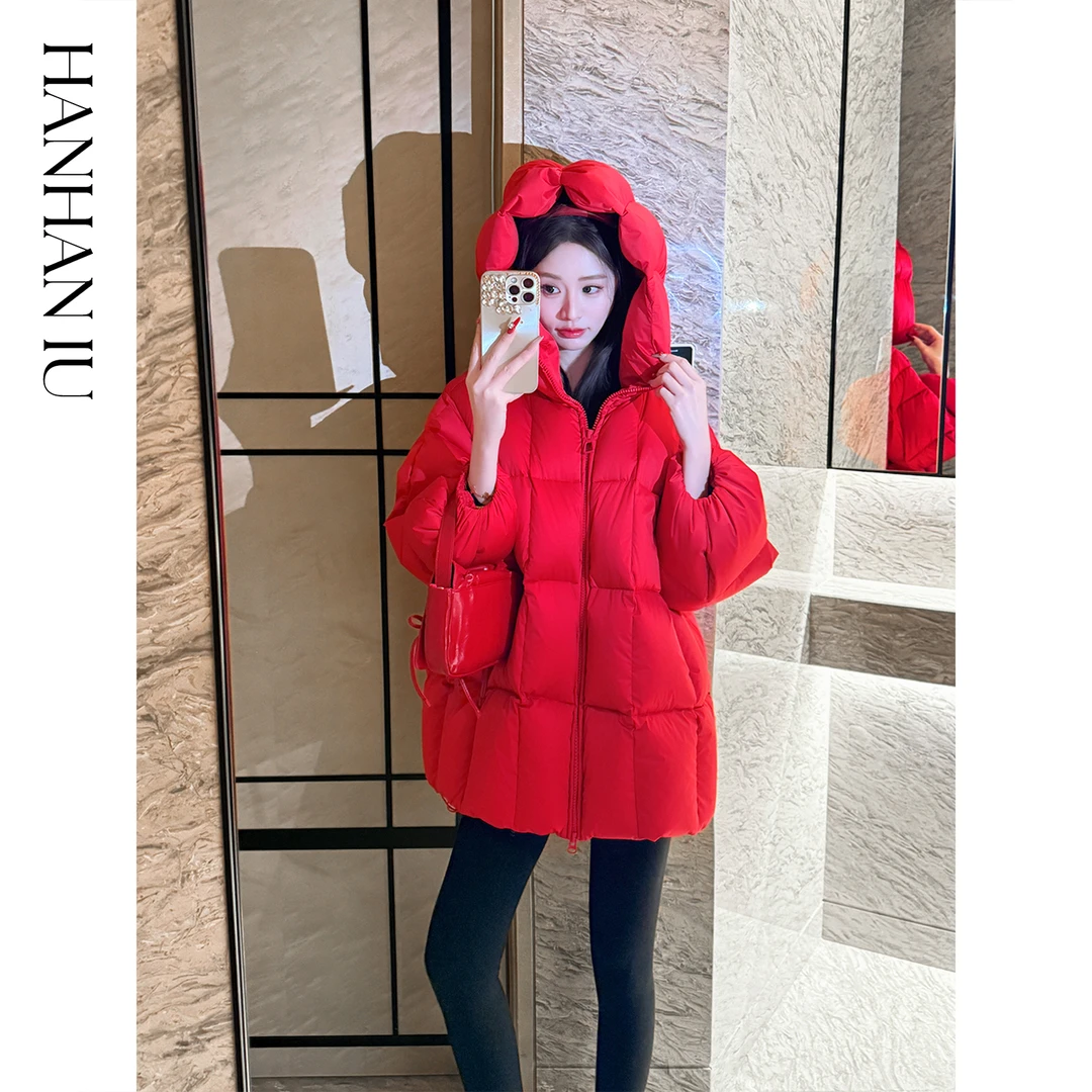 韩韩IU【傲雪红梅】三防面料女士红色新年战袍宽松连帽中长款羽绒服
