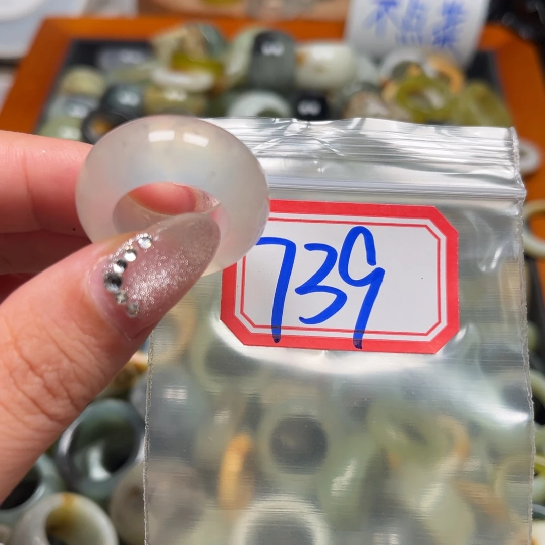 香***味蛇纹石玉未镶嵌珠宝奇石