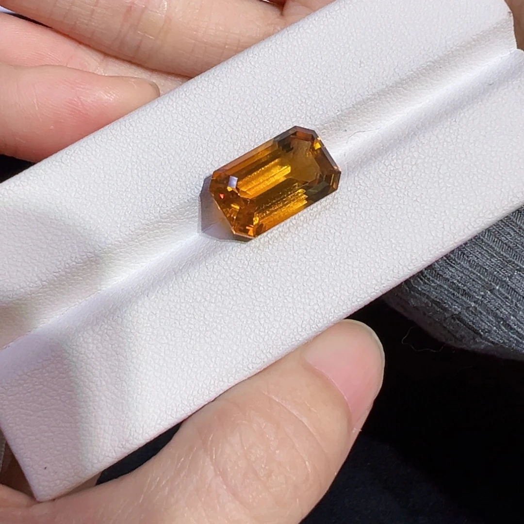 未镶嵌黄晶珠宝半成品8.2ct暴力黄