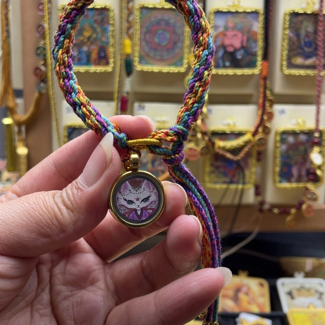 吊坠唐卡一步到位后在这里开始进行