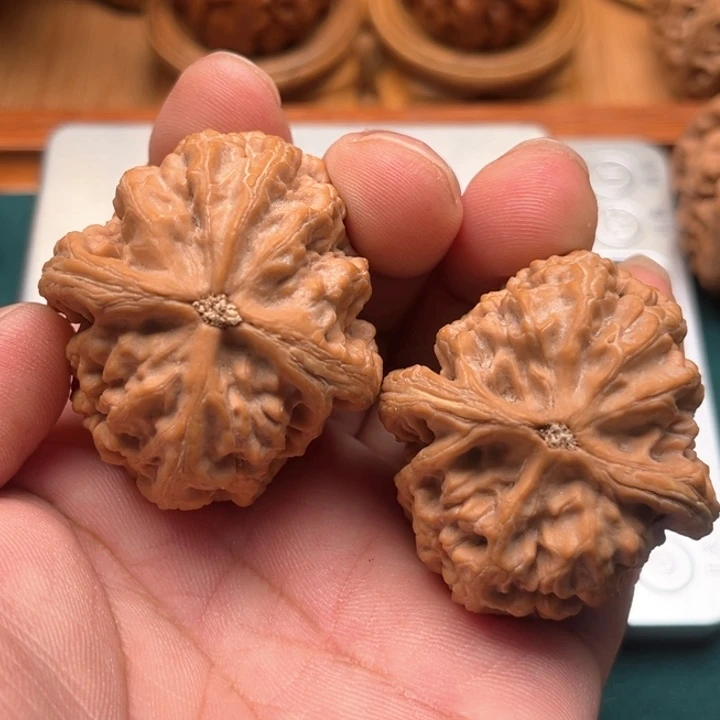 清***月文玩核桃把件红鲤鲤
