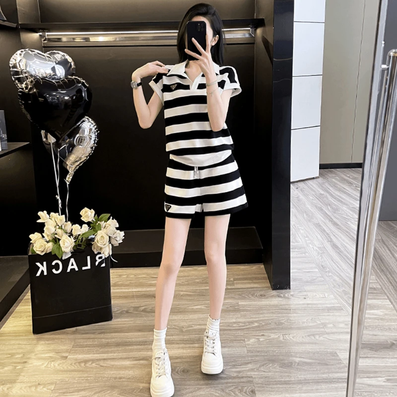 小个子休闲条纹套装女2025年夏季新款正肩POLO衬衫高腰短裤两件套