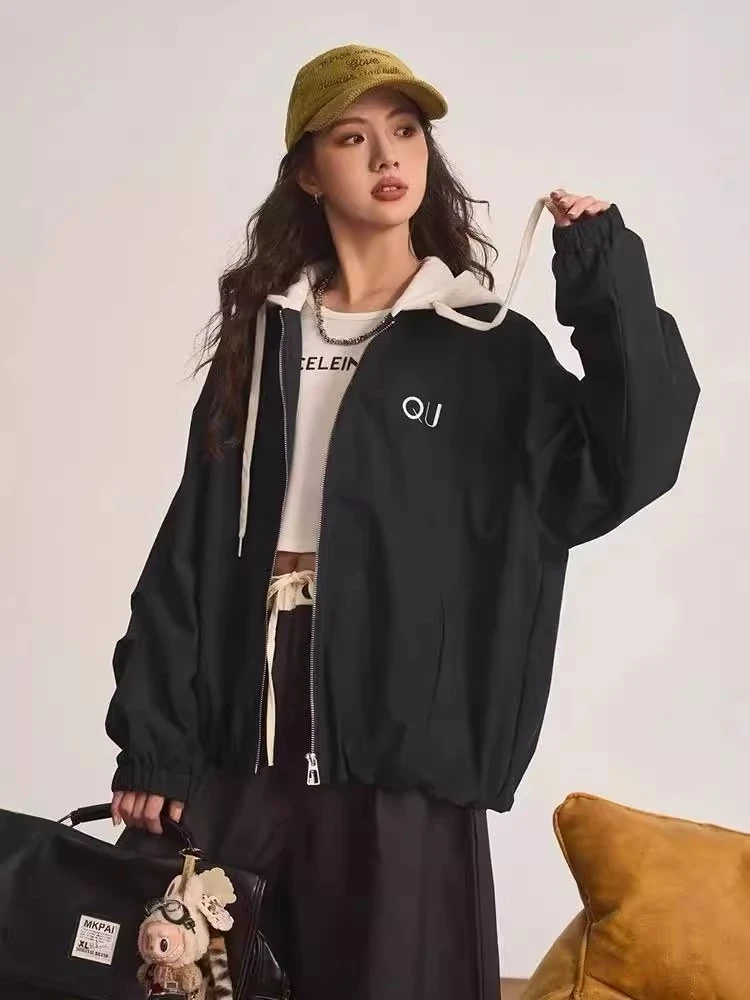 2510 秋季新款刺绣字母QU撞色连帽外套